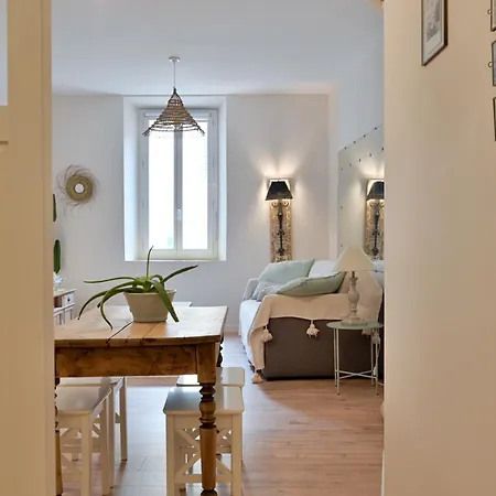 Apartment Cote Port - T2 A 30 Metres Du Port